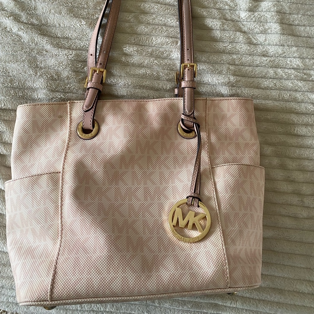 Michael Kors jet set tote